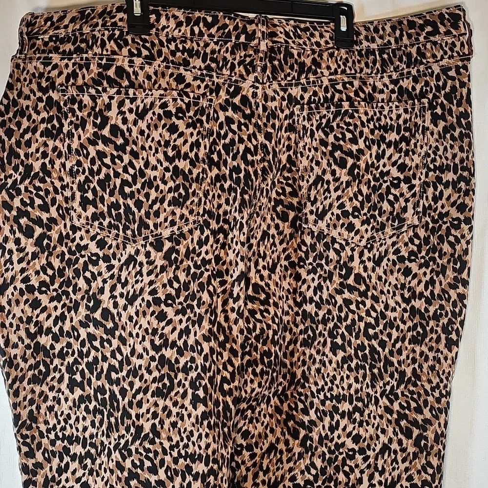 Nwt Terra & Sky 26W Leopard Straight Leg - Picture 7 of 10